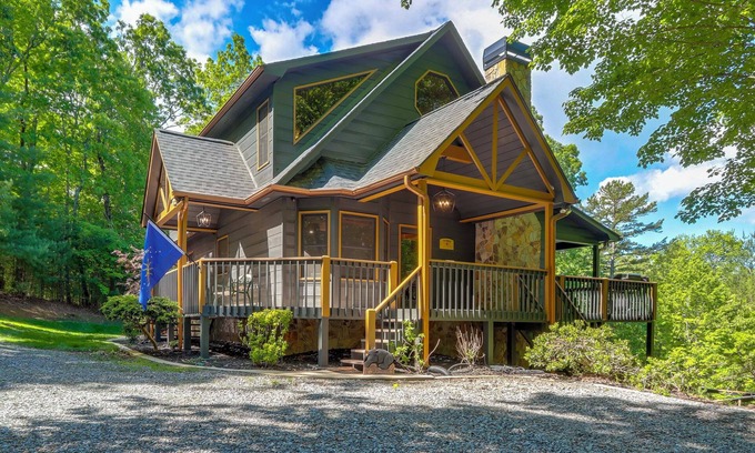 Mineral Bluff Cabin | Family Friendly: Hot Tub Haven in Mineral Bluff!