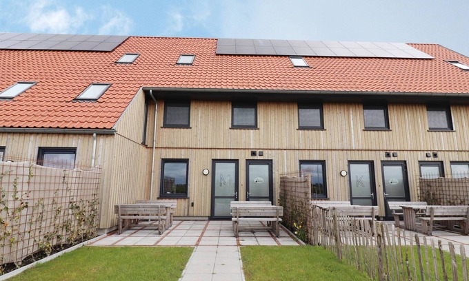 Leons House | Family-Friendly Villa in Leons