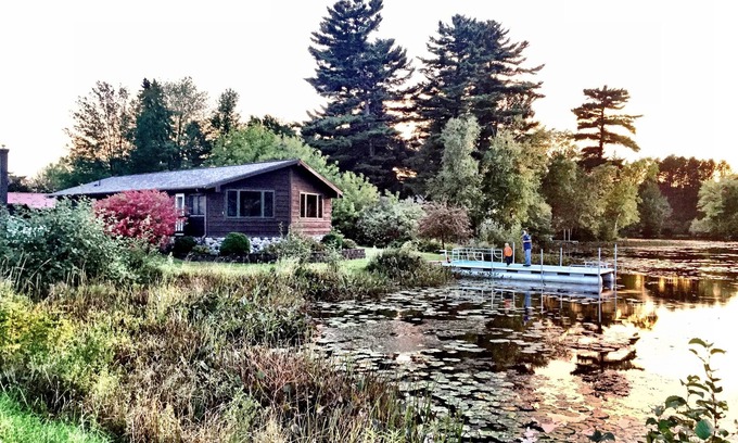 Tomahawk House | Family-friendly! Walking distance to food, shopping, rentals, boat landing.