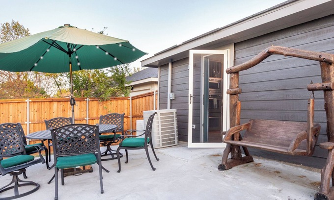 Dallas House | Family Game Room, XL Patio, 2 Kings & Secret Massage Nook– Group Getaway for 12