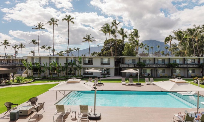 Kahului Hotel | Family Getaway! 3 Pet-Friendly Units, Outdoor Pool, Close to Paukukalo Beach!