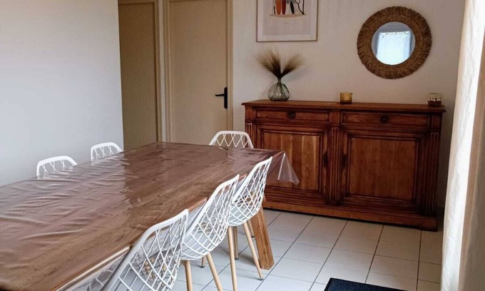 Saint-Vincent-sur-Jard House | Family home 600m from the beach (8 min walk)