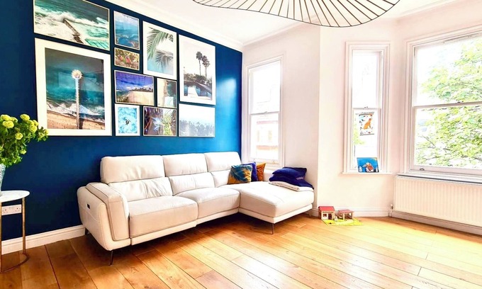 Shaftesbury Apartment | Family home Clapham Common
