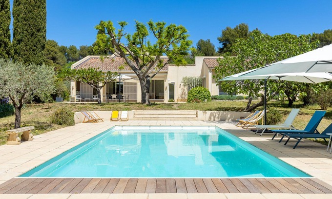 Aubagne House | Family home with pool at the foot of the Garlaban mountains