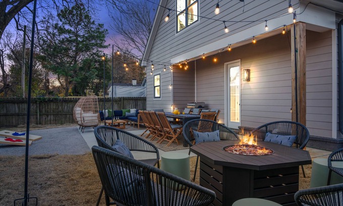 Memphis House | Family house in a great location! King beds and great decor!