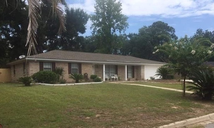 Savannah House | Family House Near Beach, River fishing, and Historic Savannah