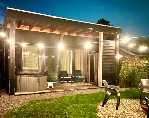 Vijfhuizen House | Family house with garden & jacuzzi & sauna near Amsterdam