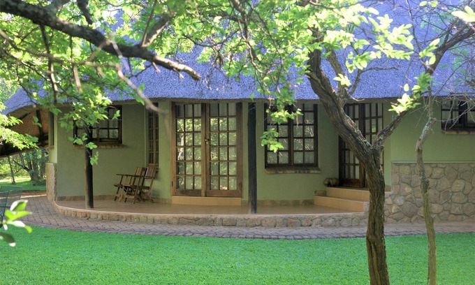 Bulawayo Apartment | Family Lodge in Natural African bush - 2113
