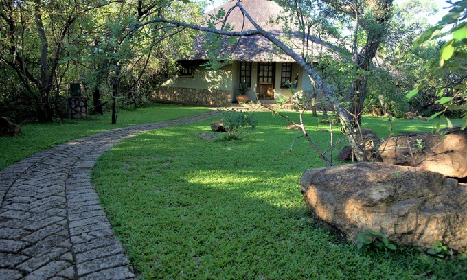 Bulawayo Apartment | Family Lodge in Natural African Bush - 2113