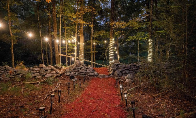 Sparrow Bush House | Family Oasis Pool, Firepit, Creek, Near Delaware