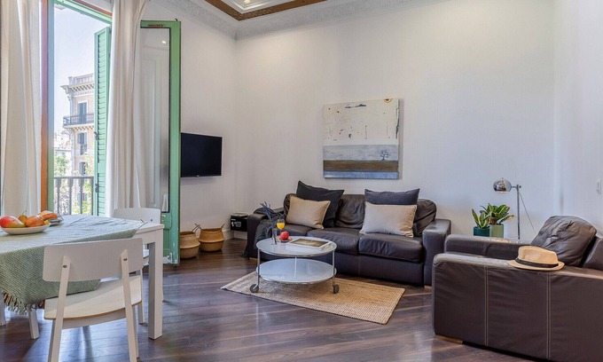 Eixample Apartment | Family Oriented Apartment in Rambla Catalunya