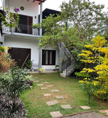 Kaduruduwa House | Family Retreat Unawtuna