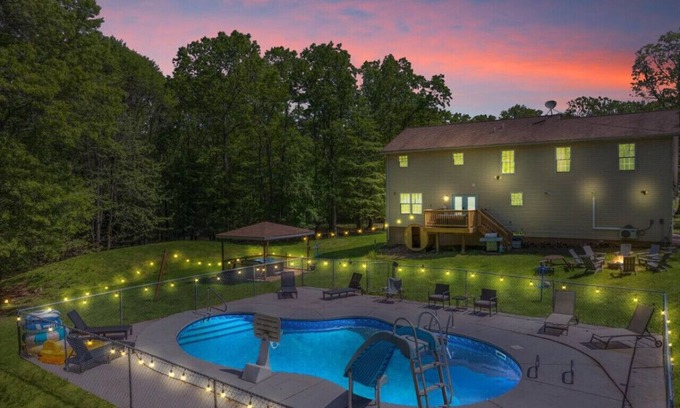 Cresco House | Family Retreat w/Pool & Views!