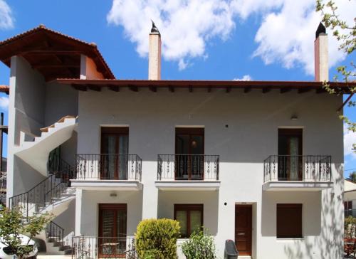 Kalavrita Apartment | Family's Houses