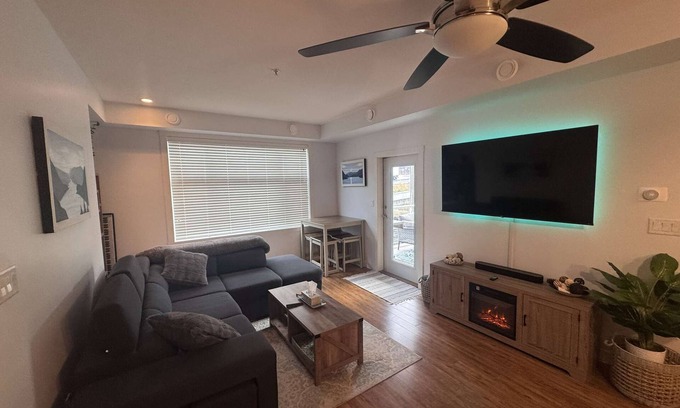 Sicamous Condo | Family-sized condo with boat slip, games room, Gym & deck, pool & hottub.