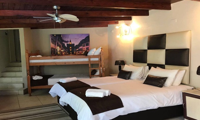 Greater Johannesburg Metropolitan Area House | Family Suite [Villa MikaMora]