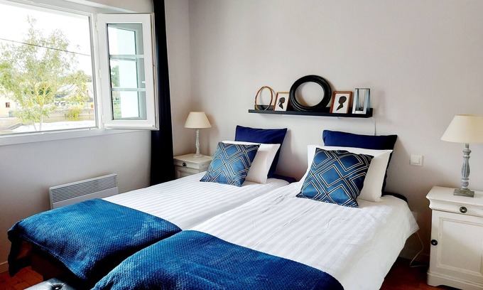 Fromentieres Bed & Breakfast | Family suite with 2 bedrooms, breakfast included, private lounge, near Laval and Château-Gontier