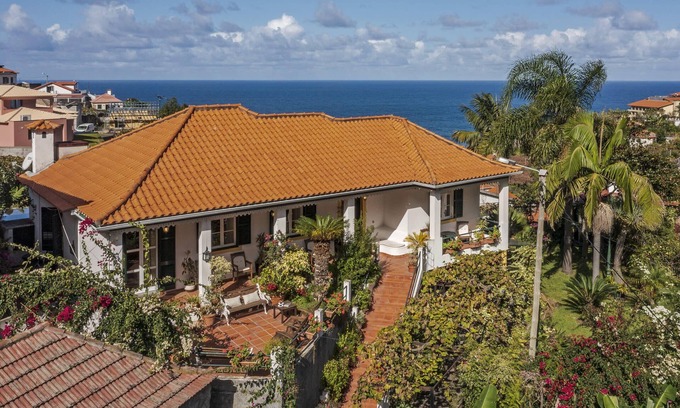 Ponta Delgada Cottage | Family vacations in the north, Casa dos Terços