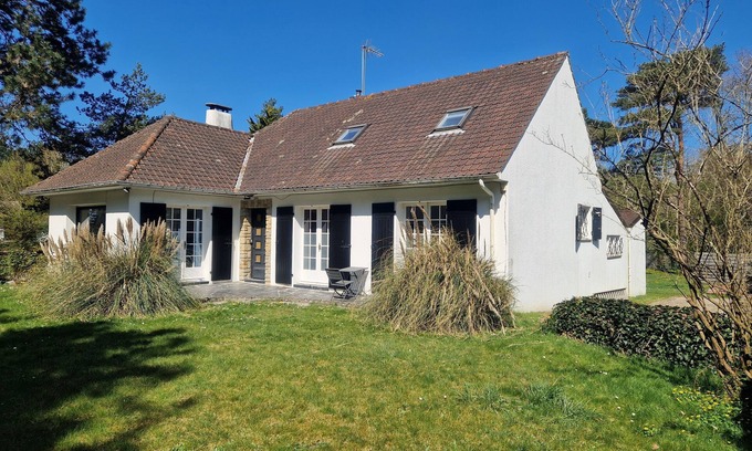 Hardelot-Plage Villa | Family villa sleeps 11. 10 mn walk to the beach. Ideal for families