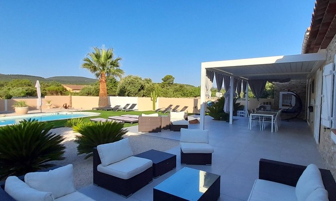 Besse-sur-Issole House | Family villa with pool in the heart of Provence. Sleeps 8. Sun and idleness