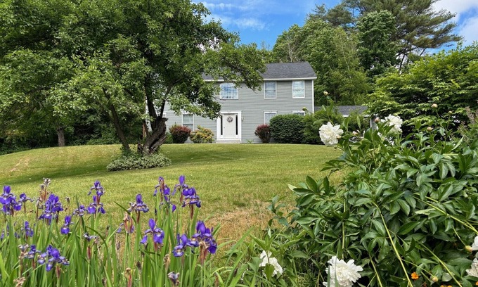 Meredith House | Family Waves with beach on Lake Winnipesaukee!