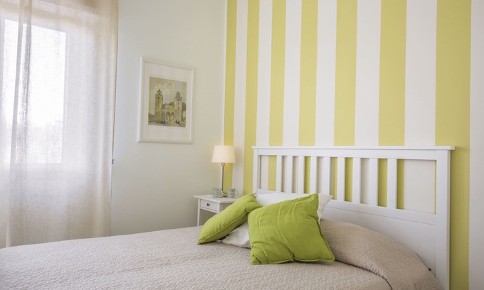 Cefalu Apartment | Familyholidays Magnolia. Apartments in villa with garden near the sea.