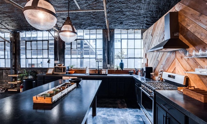 Cedars House | Famous CNBC's CashPad - Luxe Warehouse in Downtown Dallas