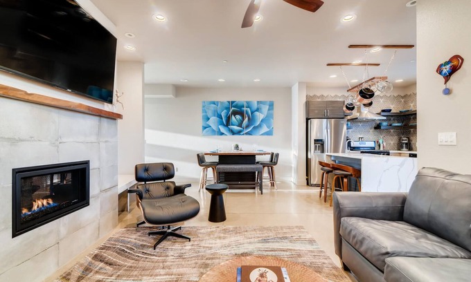 Old Town North House | Fancy Townhome near Old Town, Breweries and River!