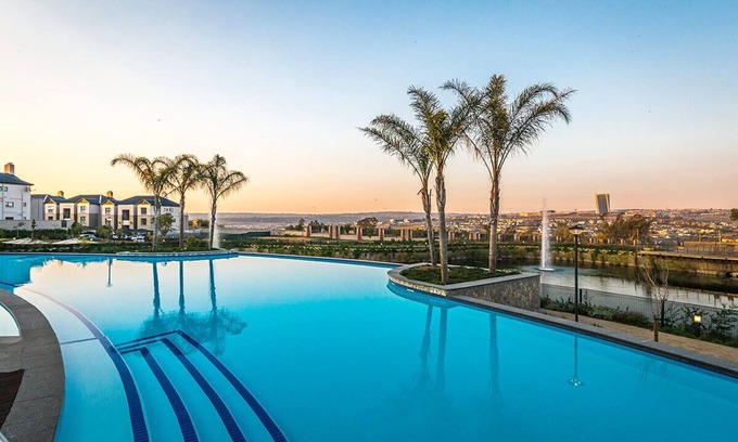 Greater Johannesburg Metropolitan Area Apartment | Fantastic 2-bedroom apartment with WiFi in Midrand