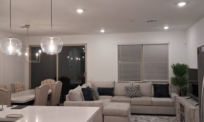 Surprise House | Fantastic 3-bedroom house with AC in Sun City West