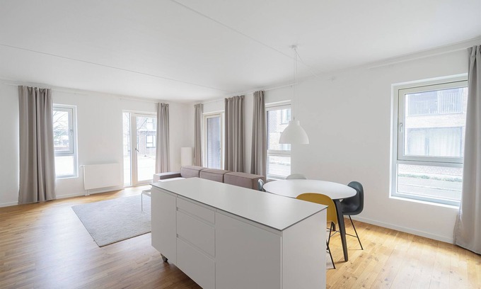 Amager Apartment | Fantastic 3-BR apartment w/french balconies - 149