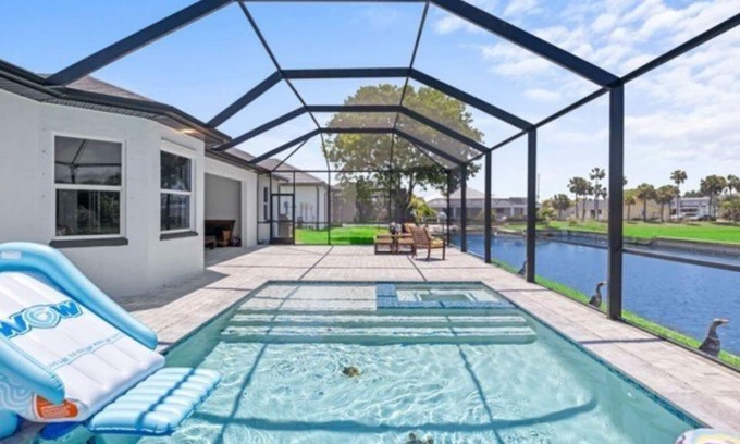 Fort Myers House | Fantastic 4-bedroom house with AC in Cape Coral