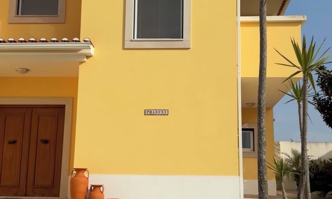 Obidos House | Fantastic 5-bedroom house with WiFi in Benfeito