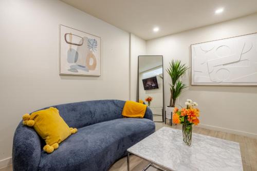 Cote-Des-Neiges—Notre-Dame-De-Grace Apartment | Fantastic and Spacious 3BR near Westmount DT MTL