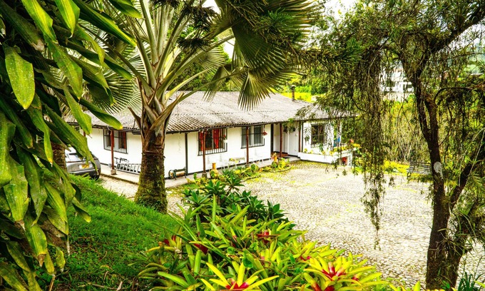 La Estrella House | fantastic chateau in Santa Rosa de Cabal amazing area close to hot spring waters