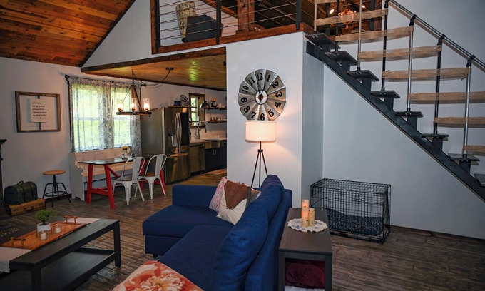 Marble House | Fantastic Farmhouse with all the old world charm and modern amenities. Close to Murphy and Casino