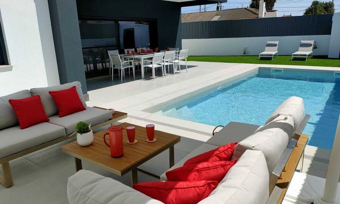 Sao Simao House | Fantastic holiday home with heated pool