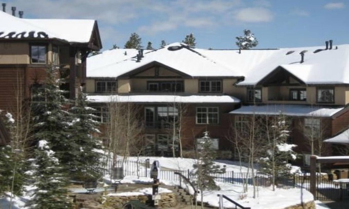 Four O'Clock Resort | Fantastic New Years Week Ski-In and Ski-Out Grand Timber Lodge Breckenridge, CO