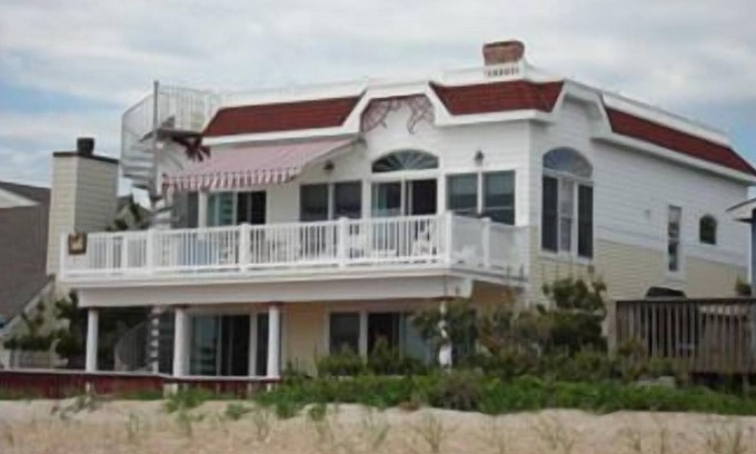 Surf City House | Fantastic ocean views from this ocean front home