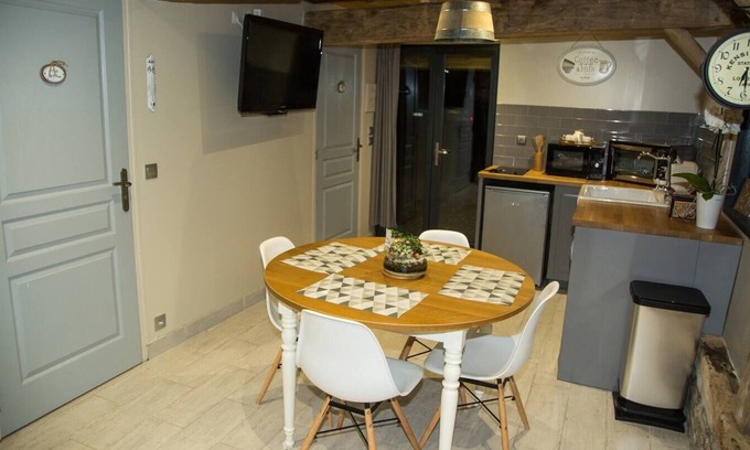 Saint-Ouen-sous-Bailly Cottage | Farm cottage with spa