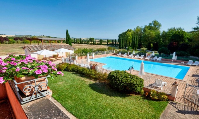 Uncinano Apartment | Farm House with Pool- IT054051B501010954