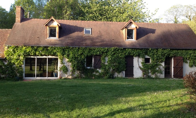 Saint-Mars-d'Outille Cottage | FARM IN THE MIDDLE OF HORSES