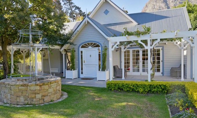 Franschhoek Villa | Farm Lorraine Lake Cottage, Loft Cottage and Garden Cottage