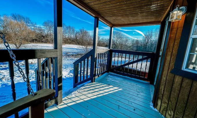 West Newton Apartment | Farm Stay Hot tub Pond Nature Views Near Dwntwn