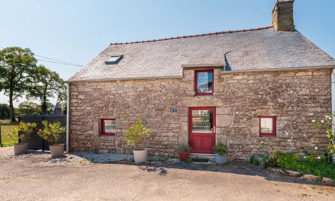 Questembert House | Farmhouse Holiday Home