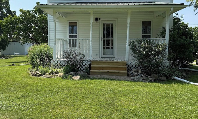 Grand Blanc Other | Farmhouse in Grand Blanc - 3 bedrooms near Lakes & Eats