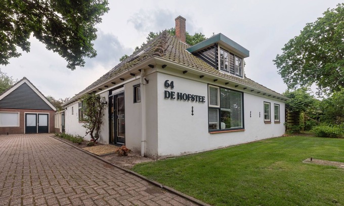Sint Maartensvlotbrug House | Farmhouse in North Holland near Beaches
