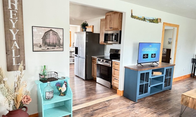 Grand Junction House | Farmhouse in the country