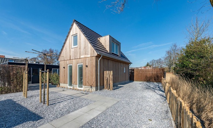 Oostkapelle House | Farmhouse in Zeeland with Saltwater Pool