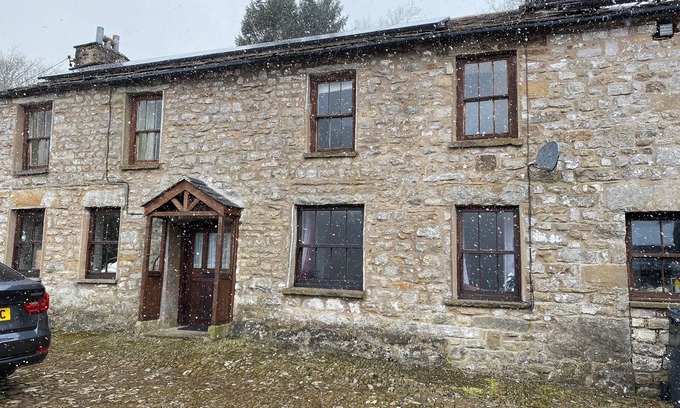 Sedbergh Other | Farmhouse just outside village of dent with Beautiful view of Whernside